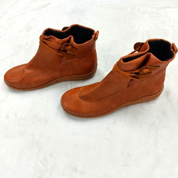 UNBRANDED WOMENS BROWN CAMEL NEUTRAL UNLINED PULL ON BOOTIES NEW SIZE 8.5/9 - Picture 1 of 7